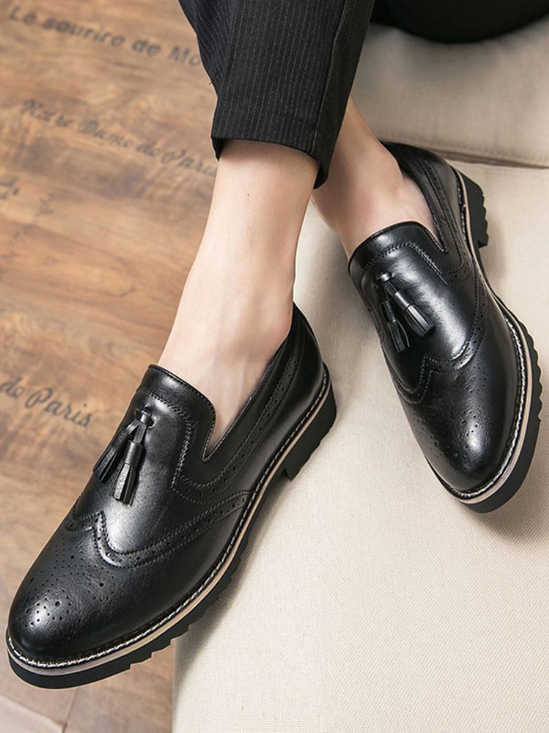 Loafer Sko For Menn Slip-on Pom Poms Rund Tå Pu-skinn - Sort