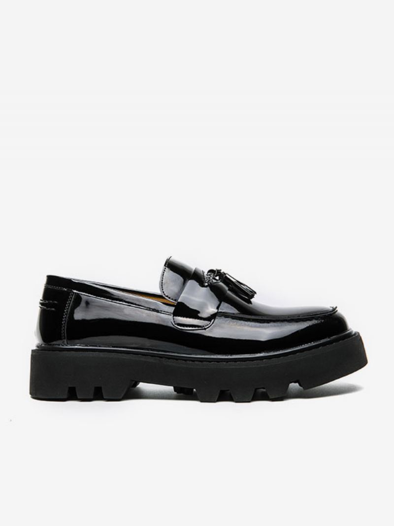 Loafer Sko For Menn Slip-on Pom Poms Rund Tå Pu-skinn - Svart