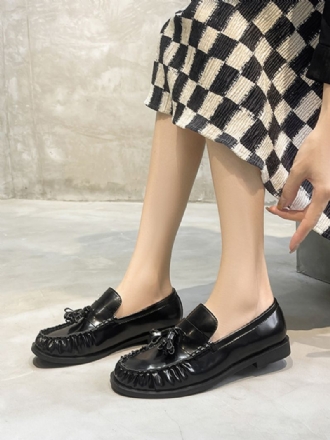 Black Loafers For Kvinner Valp Hæl Slip On Med Dusker