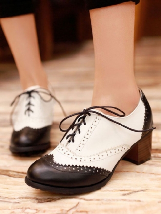 Kvinners Black Lace Up Brogues Rund Toe Block Heel Oxfords